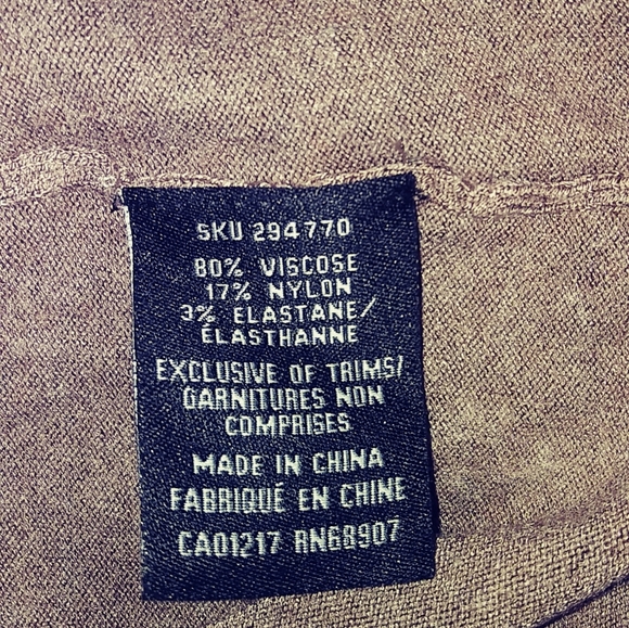 Le Chateau bodycon scoop neck top - Picture 4 of 4